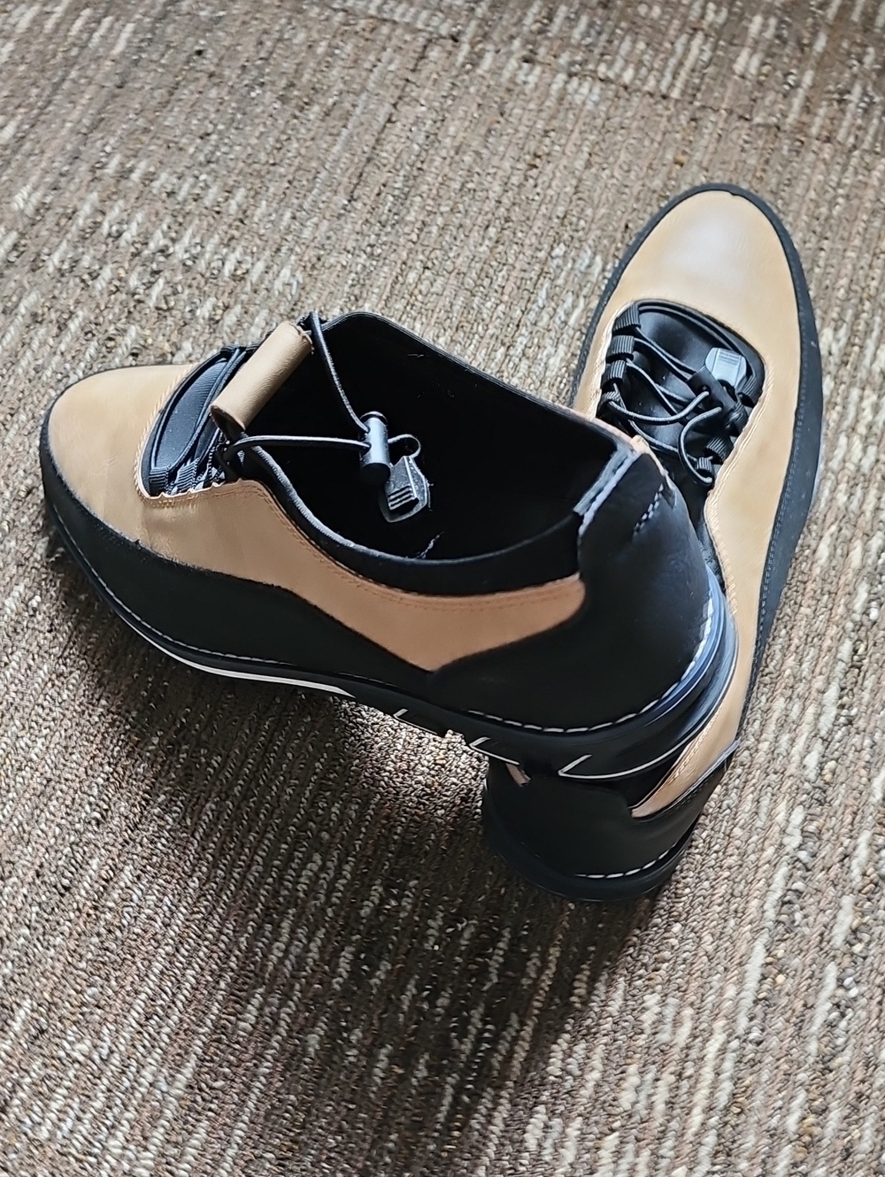 Men's Two-Tone Black and Tan Casual Lace-Up Shoes, Brand New, never Worn.